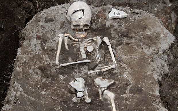 Шесть пугающих находок археологов, связанных с древними человеческими скелетами