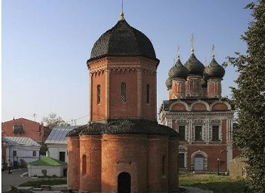 В Высоко-Петровском монастыре нашли древние надгробные плиты