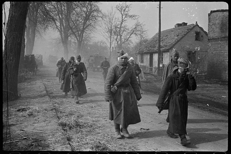 Апрель, 1945 год